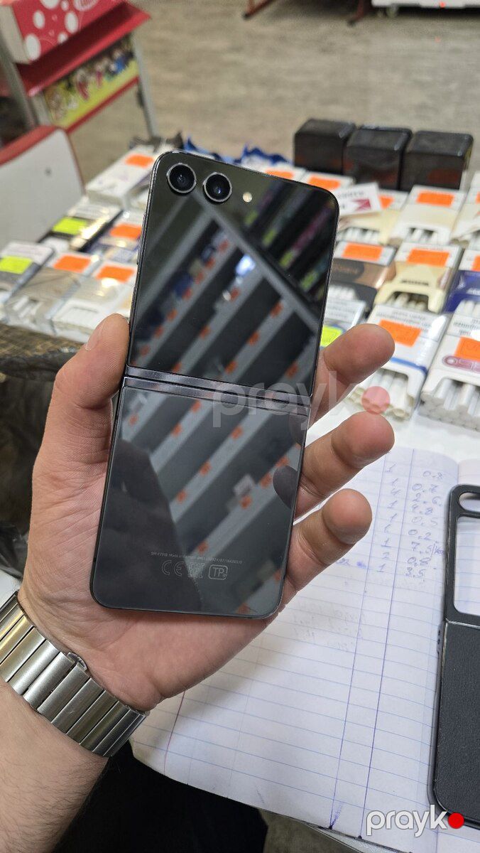 Samsung Galaxy Z Flip 5 Gray 256GB/8GB — Smartfonlar, Bakı (2)