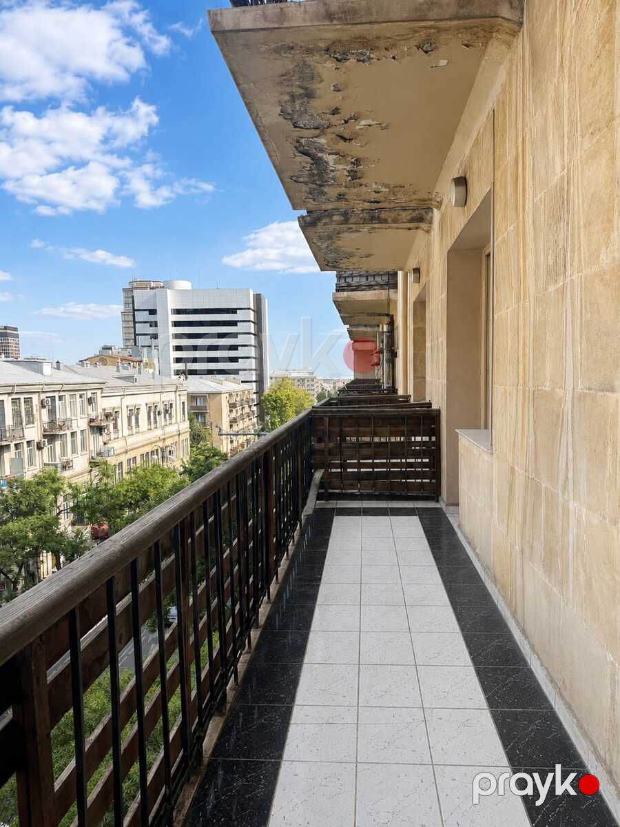 Satılır 5 otaqlı köhnə tikili 150 m² — Mənzil, Bakı (9)
