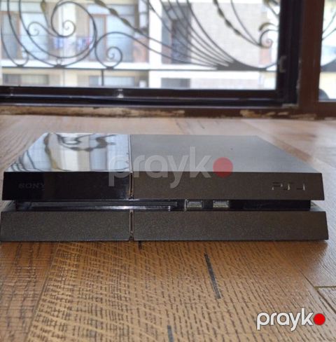 Sony PlayStation 4 (PS4) orijinal model konsol Xüsusiyyətlər: - Rəng — Bakı