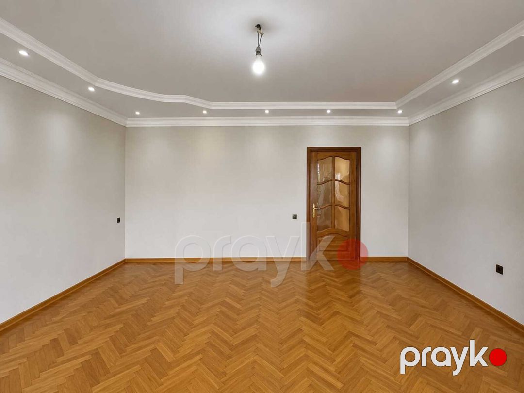 Satılır 4 otaqlı köhnə tikili 100 m² — Mənzil, Bakı (7)