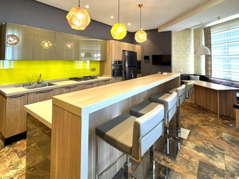Satılır 3 otaqlı yeni tikili 140 m² — Bakı