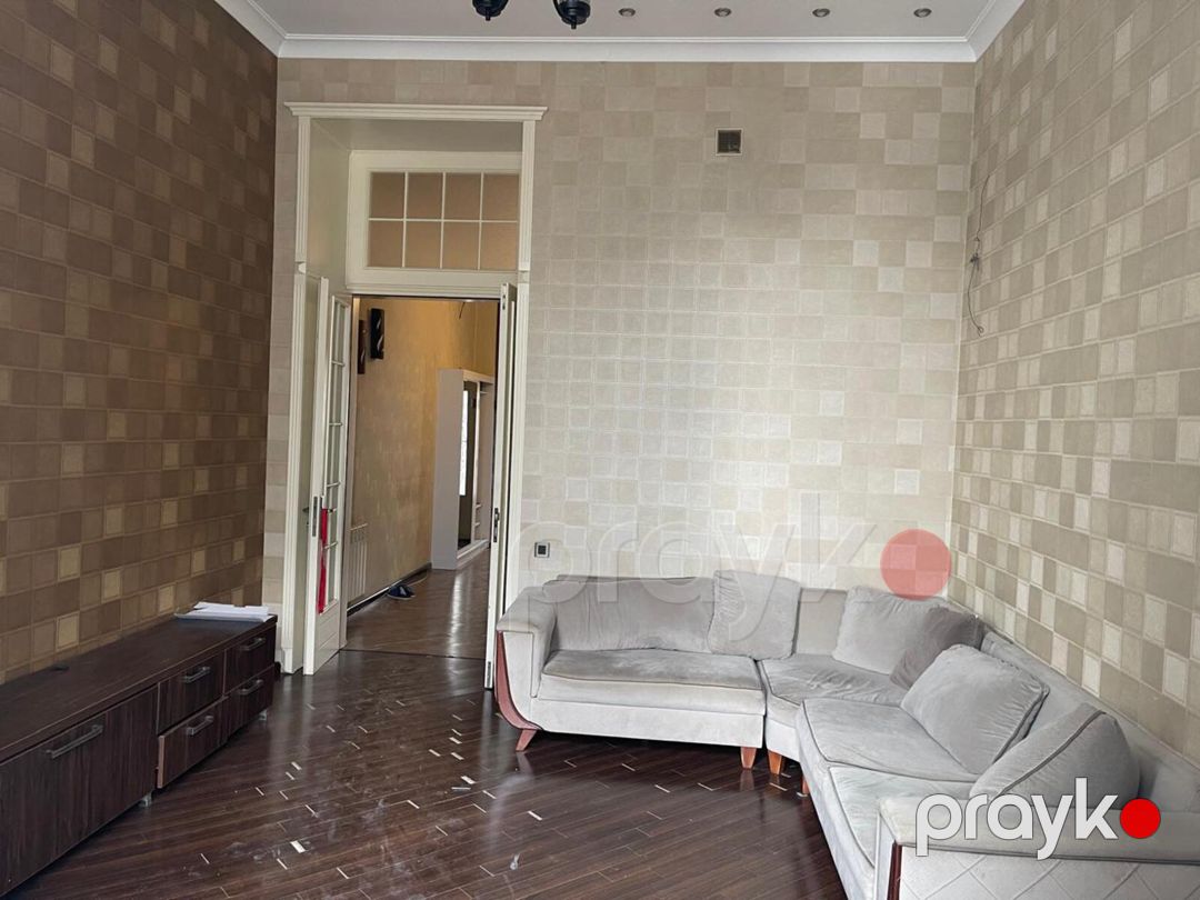 İcarəyə verilir 7 otaqlı köhnə tikili 200 m² — Mənzil, Bakı (5)