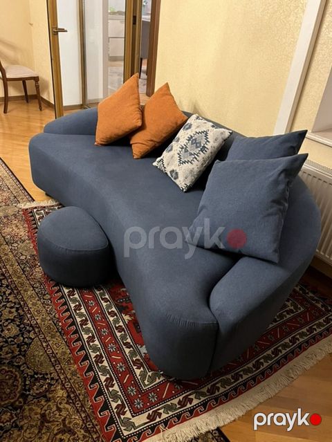 Məhsul: Dizaynlı yumşaq divan və puf - Forma: Orqanik, dalğalı xətli — Bakı