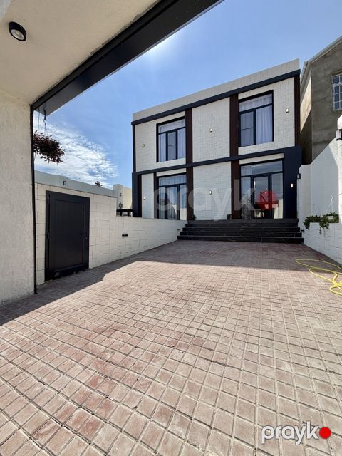 Satılır 5 otaqlı həyət evi/bağ evi 220 m² — Bakı