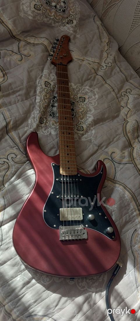 Gitar ideal vəziyyətdədir, özüm səliqəli istifadə etmişəm. Səslənməsi — Bakı