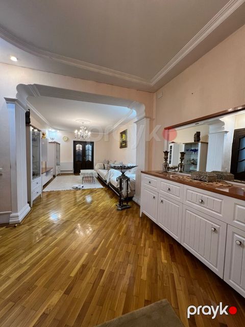 3 otaqlı mənzil, 110 m², Bakıxanov küç