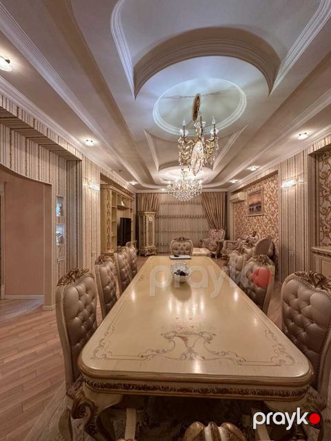 Satılır 4 otaqlı yeni tikili 240 m² — Bakı