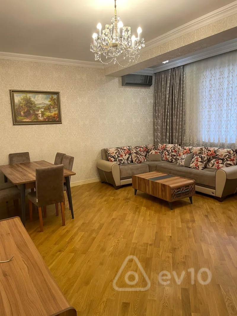 3 otaqlı mənzil, 146 m², F.Qasımzadə küç. — kirayə — Bakı