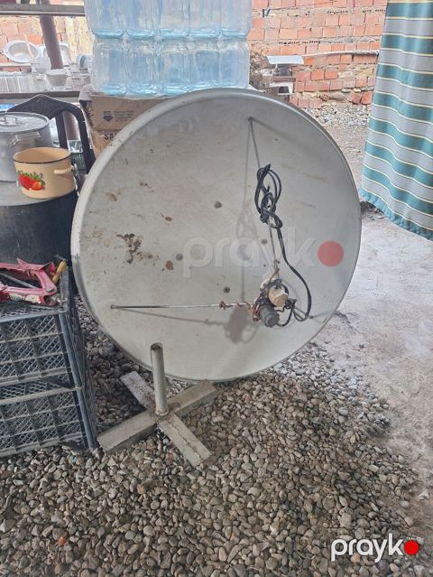 Peyk anten sistemi - Diametri təxminən 90–100 sm olan metal peyk — Gəncə