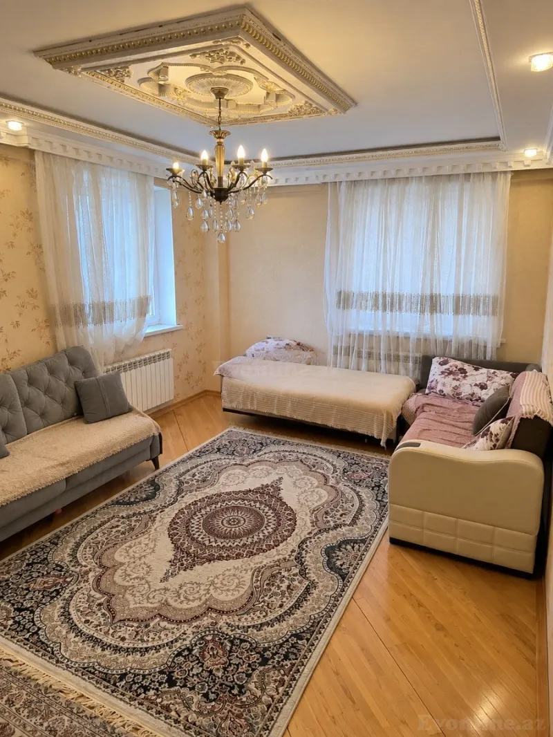 Satılır 3 otaqlı Mənzil Yeni tikili 130 m² Bakı, Yasamal r., İnşaatçılar m — Bakı