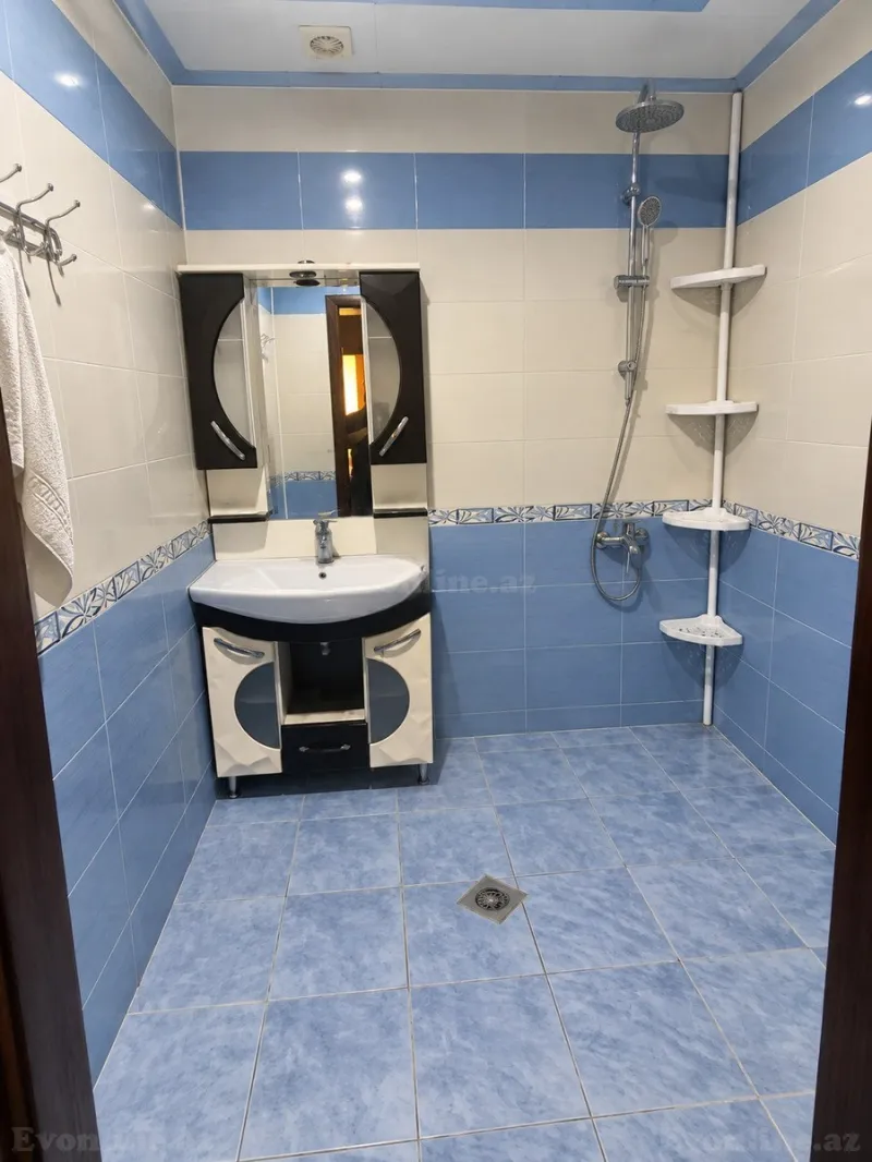 Satılır 3 otaqlı Mənzil Yeni tikili 130 m² Bakı, Yasamal r., İnşaatçılar m — Mənzil, Bakı (7)