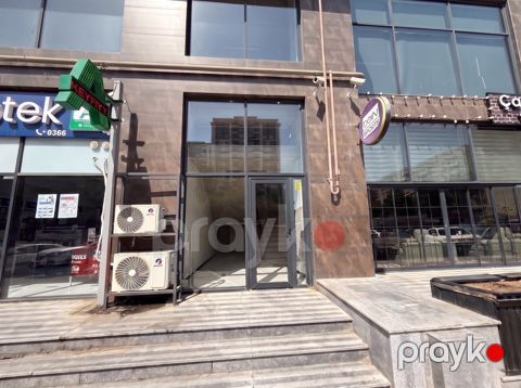 Satılır obyekt 302 m² — Bakı