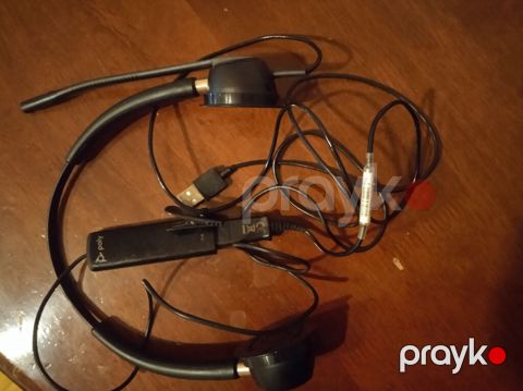 Poly (Plantronics) USB ofis qulaqlığı işlənmişdi istəyən vhatsappa — Bakı