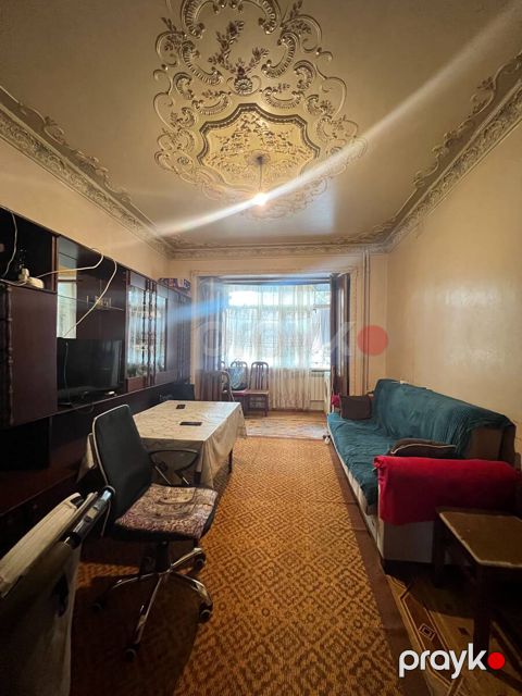 Satılır 2 otaqlı köhnə tikili 55 m² — Bakı
