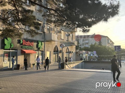 Satılır 3 otaqlı köhnə tikili 85 m² — Bakı