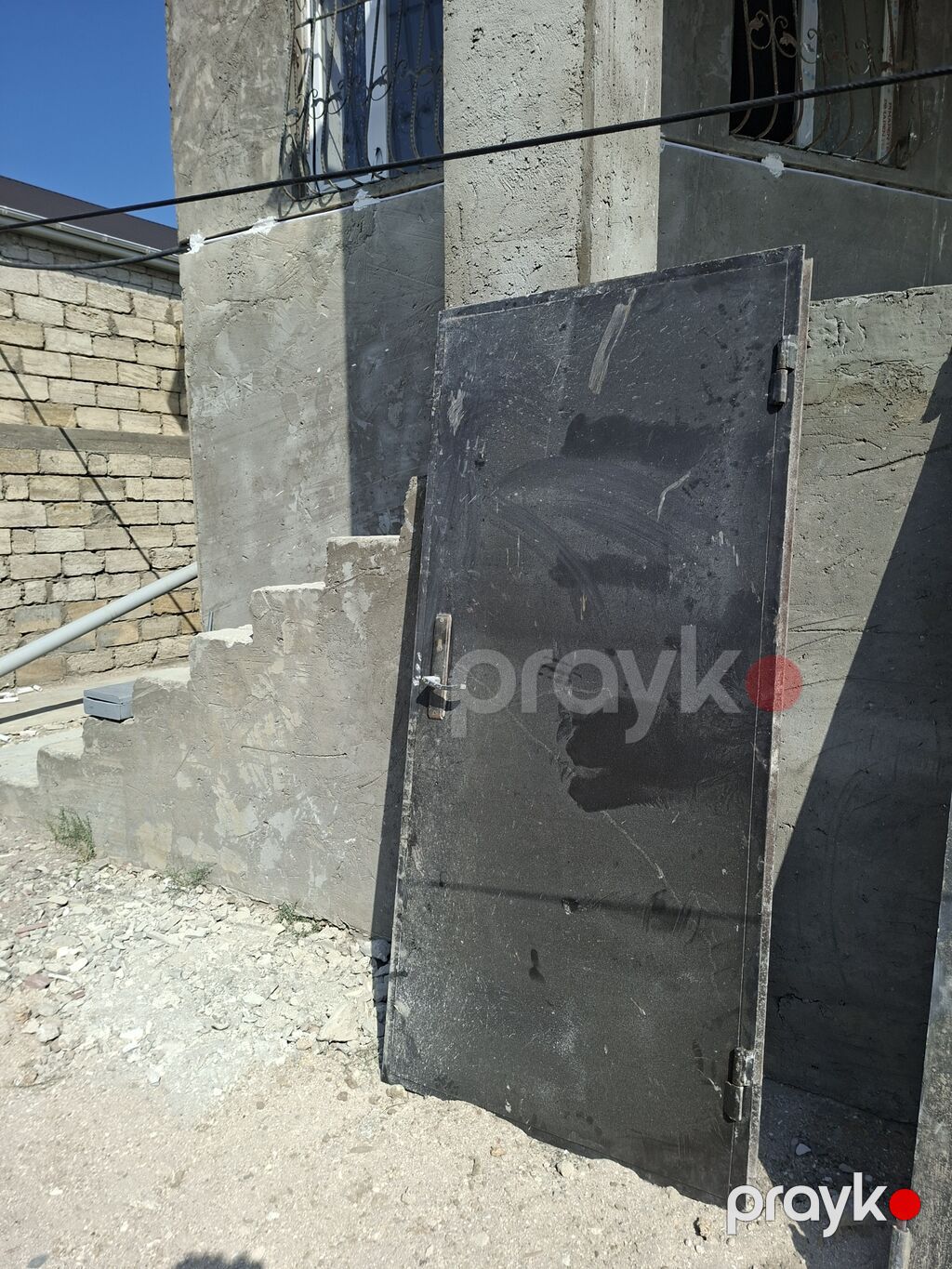 Metal qapılar – 2 ədəd - Material: polad/metal təbəqə - Rəng: tünd — Pəncərələr, qapılar, balkonlar, Bakı (2)