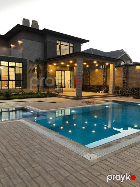 Satılır həyət evi/bağ evi 500 m² — Bakı