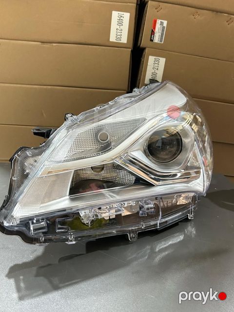 Toyota Vits ön farası — Bakı