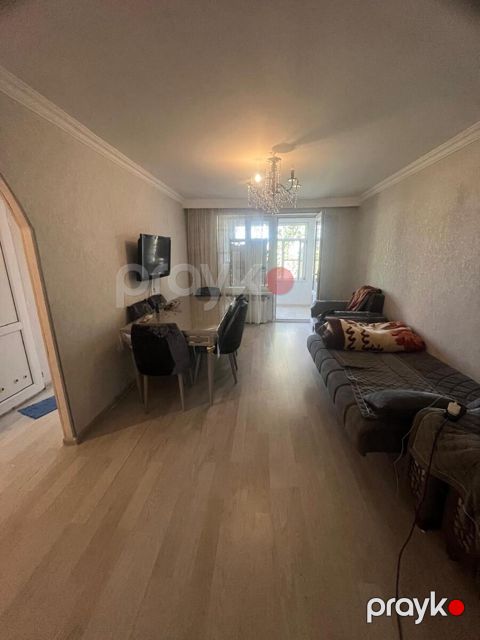 Satılır 3 otaqlı köhnə tikili 68 m² — Bakı