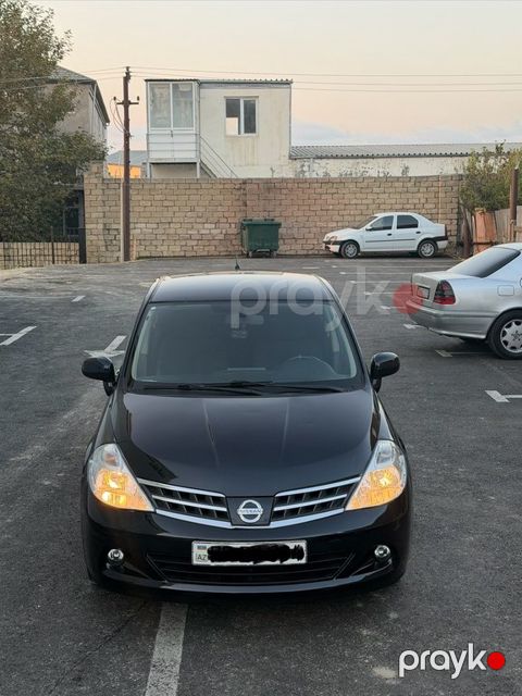 Nissan Tiida, 1.5 L, 2011 il, 266 368 km — Bakı