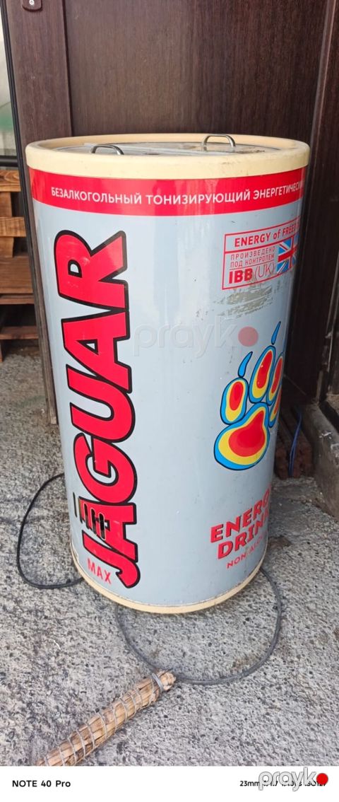 Reklam soyuducu vitrini – “Jaguar Energy Drink” brend bareli dizaynı — Bakı