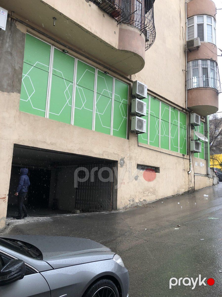 Qaraj icarəyə verilir, Xalqlar Dostluğu m — Garaj, Bakı (4)