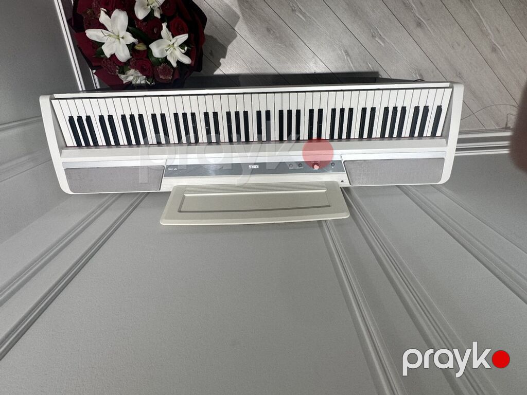 Korg SP-170S rəng: ağ (kompakt rəqəmsal piano) Xüsusiyyətlər: - 88 — Pianino və digər klaviş alətləri, Bakı (2)