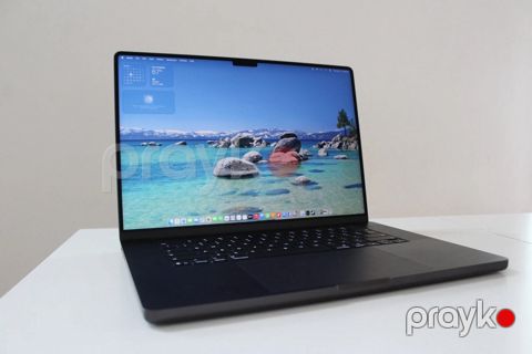 Apple Macbook Pro 16.2-inch M5 Max 2TB/64GB — Bakı