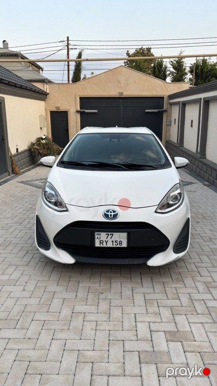 Toyota Aqua, 1.5 L, 0.87 kWh, 2017 il, 270 000 km — Bakı