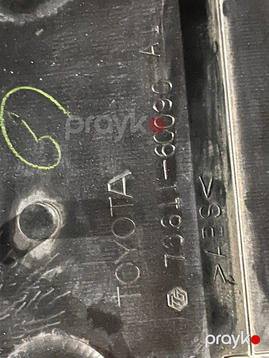 Toyota nömrə altlığı — Ehtiyat hissələri və aksesuarlar, Bakı (3)