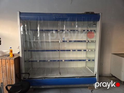 Südlük vitrin soyuducu satilir 800azn. Unvan Binə Nigaz — Bakı