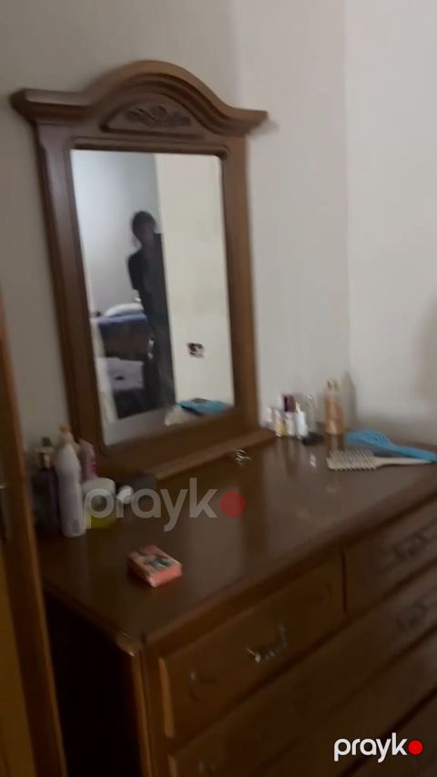 Klassik üslubda yataq otağı mebel dəsti Tərkibi: - İki nəfərlik taxta — Bakı