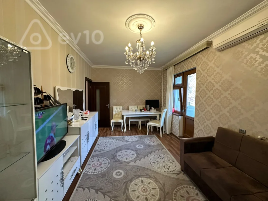 2 otaqlı mənzil, 42 m², 7-ci Mikrorayon, Dərnəgül metrosu və Era məktəbinin yaxınlığı — Bakı
