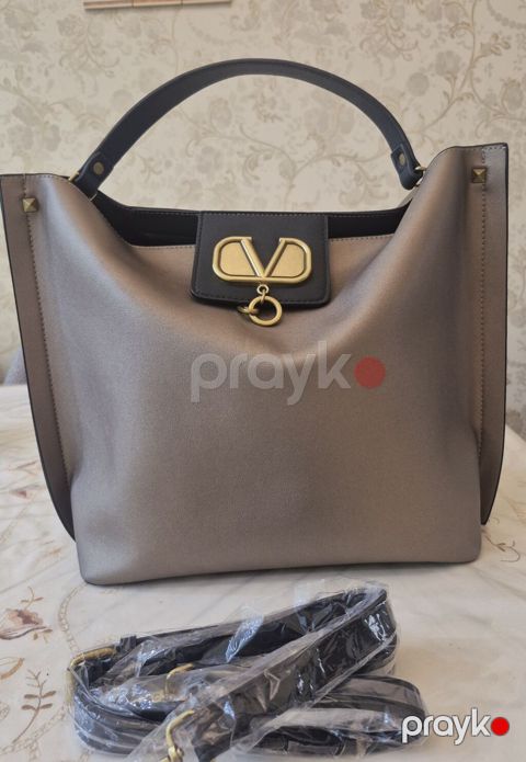 Valentino çantası, yeni, içi geniş rahat — Bakı