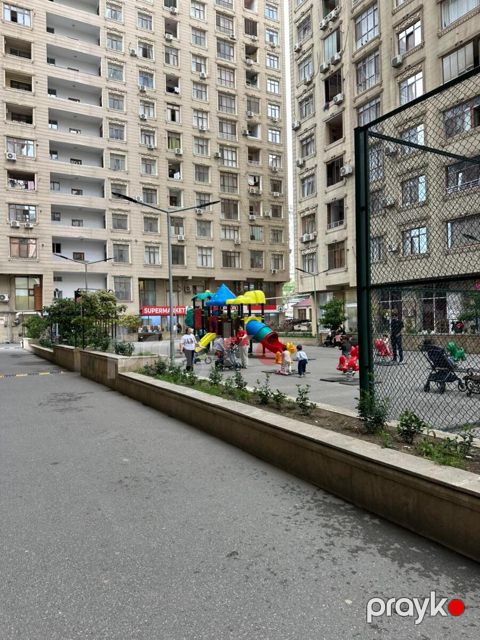 Satılır 4 otaqlı yeni tikili 180 m² — Bakı
