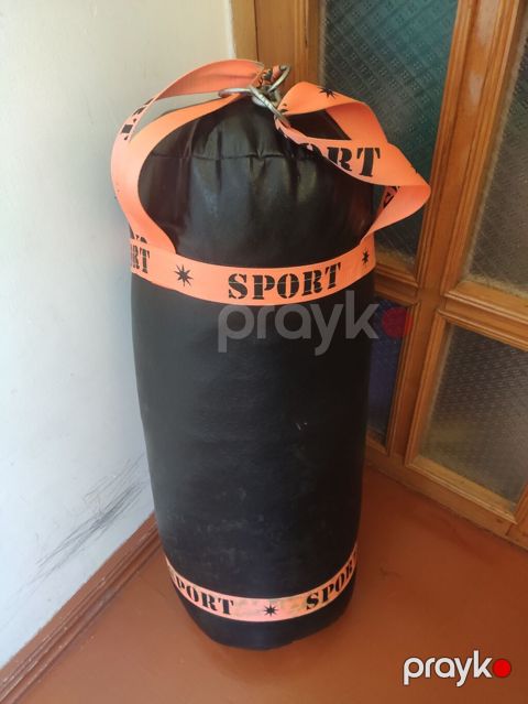 Boks üçün asılqan zərbə kisəsi - Material: qalın, möhkəm süni dəri — Bakı