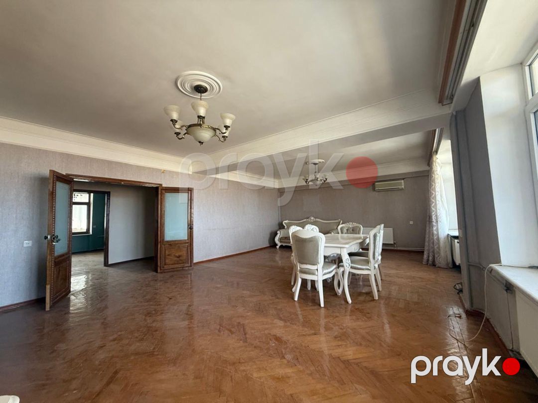 Satılır 5 otaqlı köhnə tikili 200 m² — Mənzil, Bakı (3)