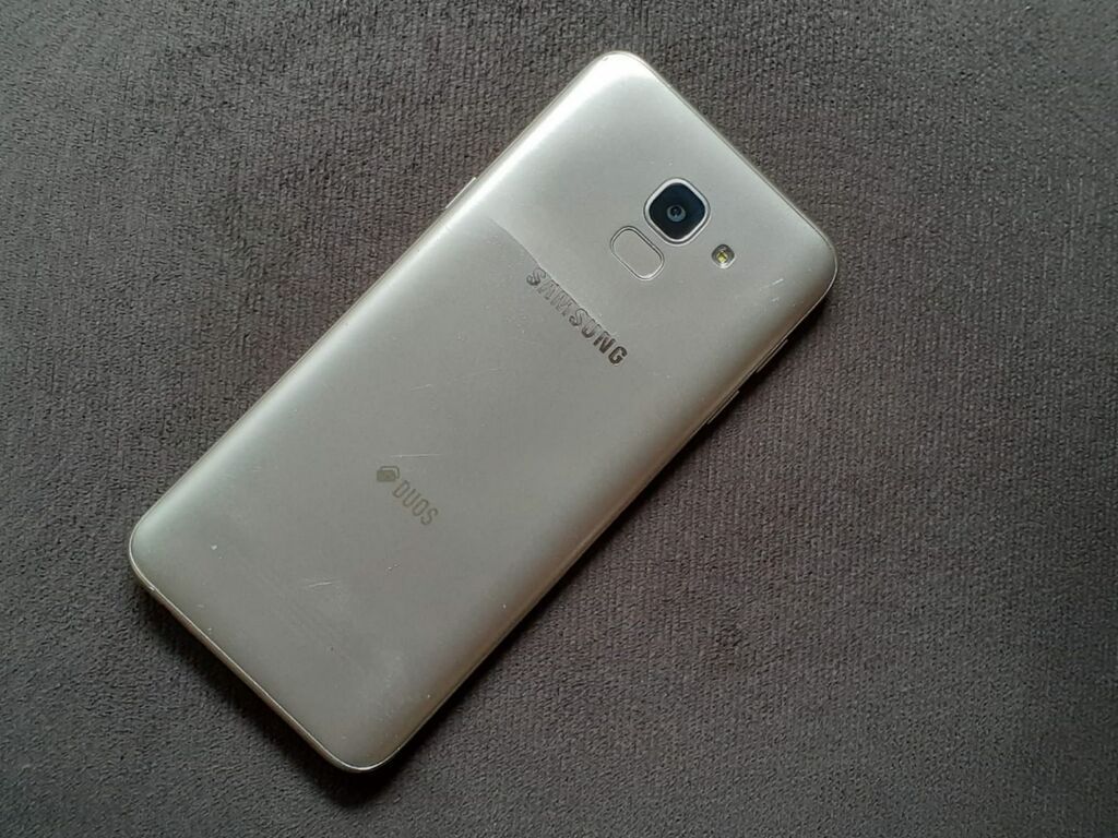 Samsung Galaxy J6, 32 GB, rəng - Qızılı, Düyməli, Barmaq izi, Face ID — Samsung, Gəncə (3)