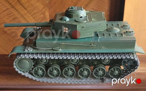 "Tank" modeli — Bakı