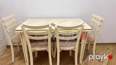 Masa desti 4 eded stulnan 200₼ satilir .Ela veziyyetde .Unvan Emircan — Bakı