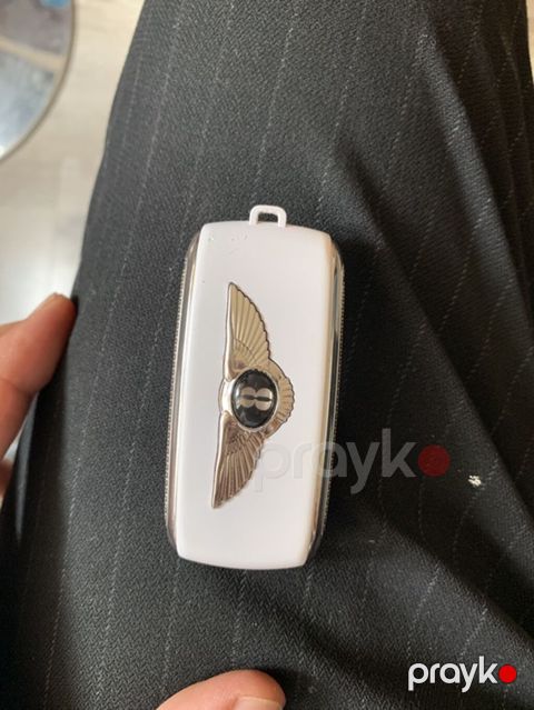 Bentley dizaynlı mini mobil telefon - Korpus: ağırlıqlı olaraq ağ — Masazır