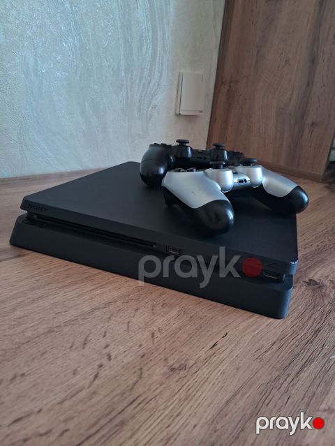 Sony PlayStation 4 Slim konsolu + 2 ədəd DualShock 4 pultu — Bakı