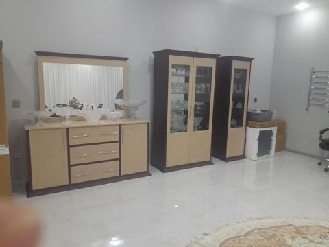 Qonaq otağı üçün vitrİN və bufet dəsti - Tərkib: böyük güzgülü bufet — Digah