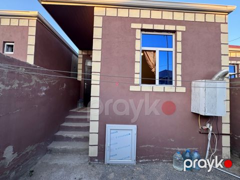 Həyət evi, Binə qəs — Bakı