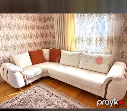 Divan satılır 650₼. açılır bazası var.Ünvan Əhmədli. 7918. Fatimə99 — Bakı