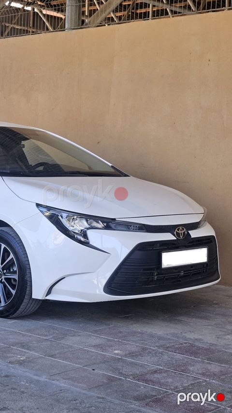 Toyota corolla levin modeli ucun bufer masinin uzerinde olan buferin
