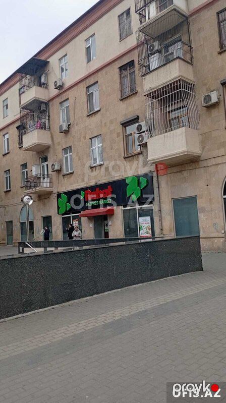 Köhnə tikili Satılır Nizami r., Qara Qarayev m., 3 otaq, 70 m² — Bakı
