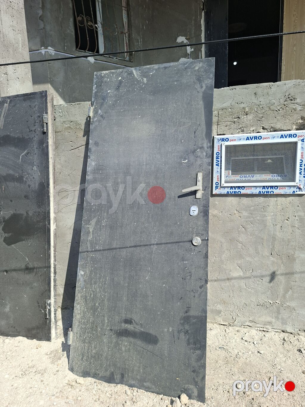 Metal qapılar – 2 ədəd - Material: polad/metal təbəqə - Rəng: tünd — Pəncərələr, qapılar, balkonlar, Bakı (3)