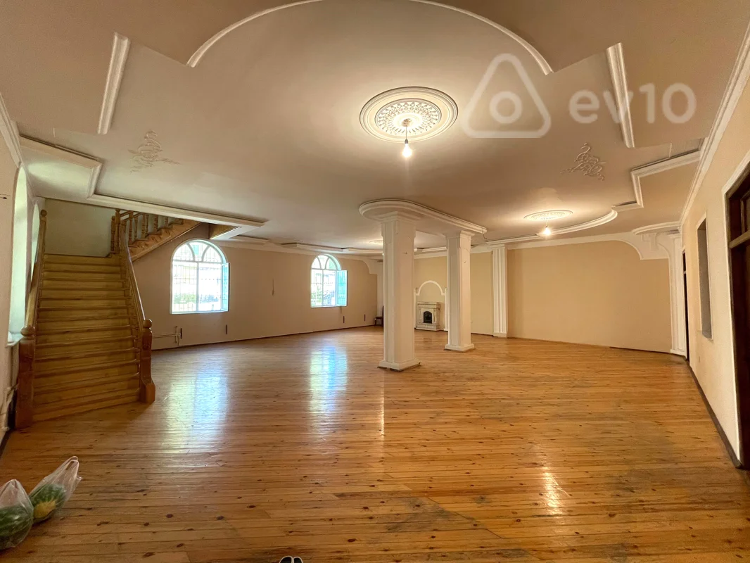 6 otaqlı həyət evi, 750 m², Qoşa zaprafkanin yani — Bakı