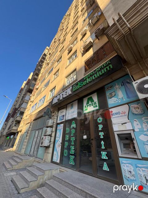 Satılır obyekt 430 m² — Bakı